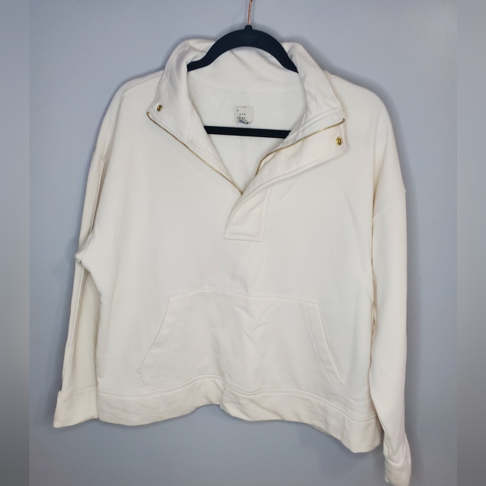 Quartet zip sweater